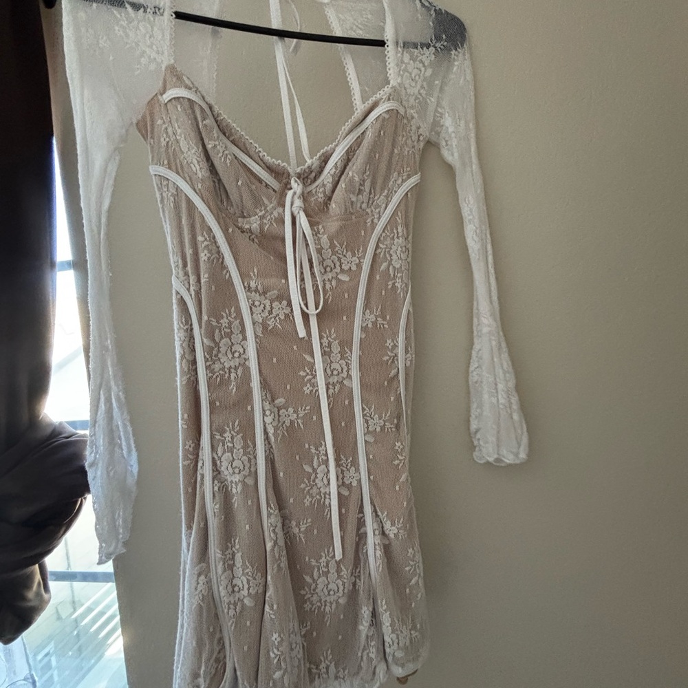Elegant Lace Mini Dress - Cream